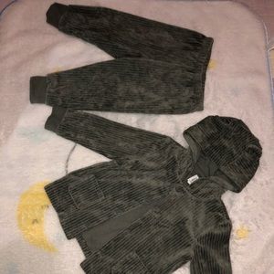 Gap Olive green corduroy set 12-18months (unisex)